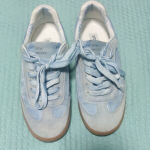 Steve Madden Women’s Sky Blue Suede Lace-Up Sneakers 6.5